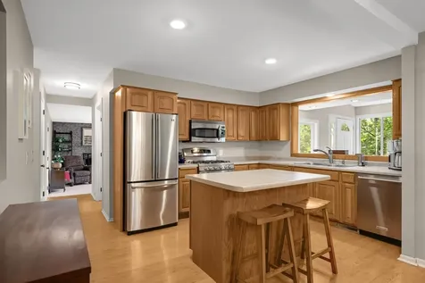 5337 Whiting Avenue Edina MN 55439