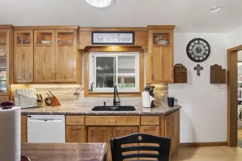605 8th Avenue NE Valley City ND 58072