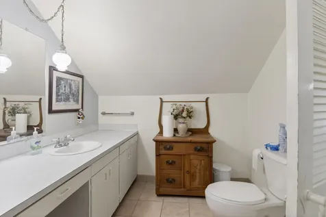 605 8th Avenue NE Valley City ND 58072