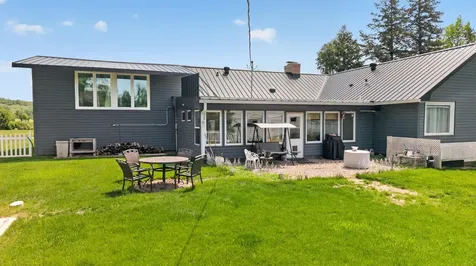 605 8th Avenue NE Valley City ND 58072