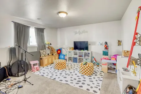 6267 59th Avenue S Fargo ND 58104