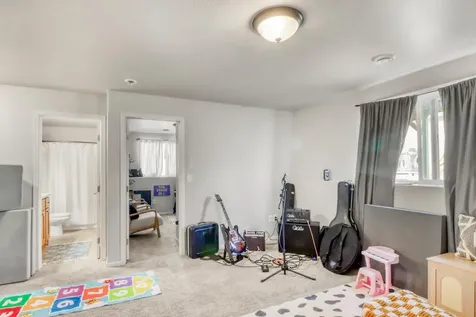 6267 59th Avenue S Fargo ND 58104