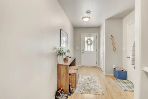 6267 59th Avenue S Fargo ND 58104