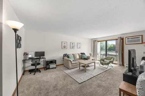 4 Pine Tree Drive Arden Hills MN 55112