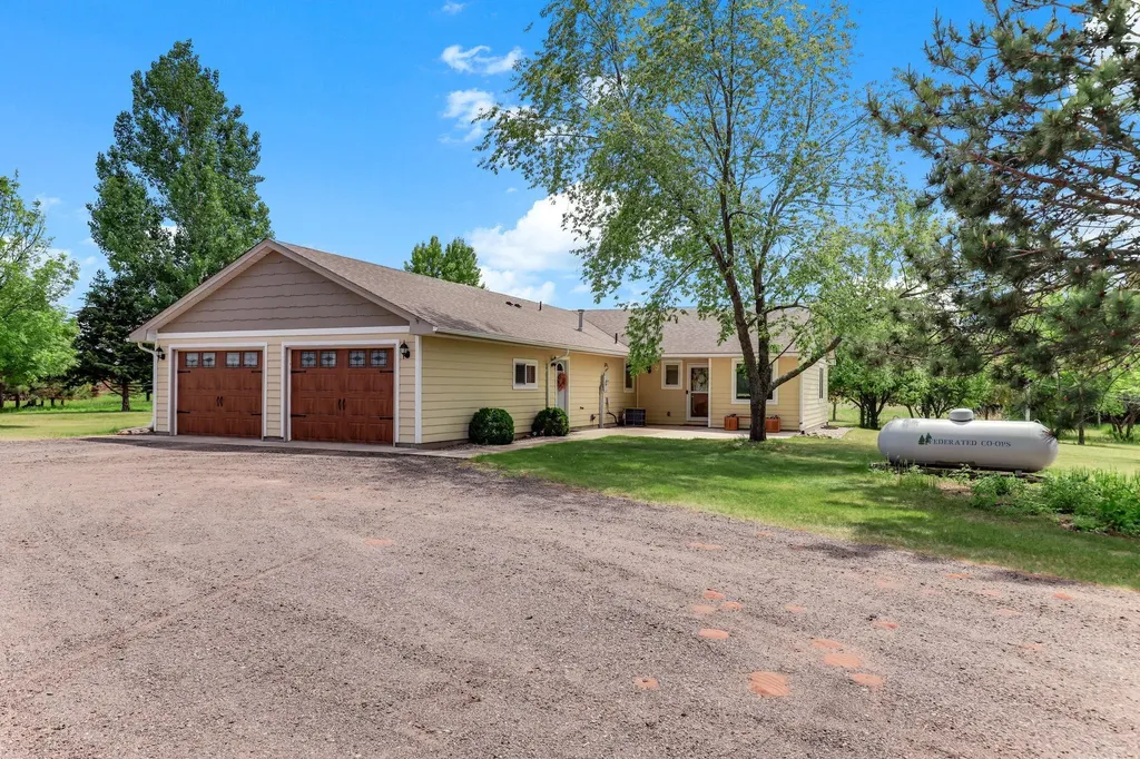 9805 430th Street Harris MN 55032