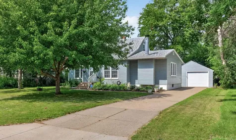 5517 James Avenue N Brooklyn Center MN 55430