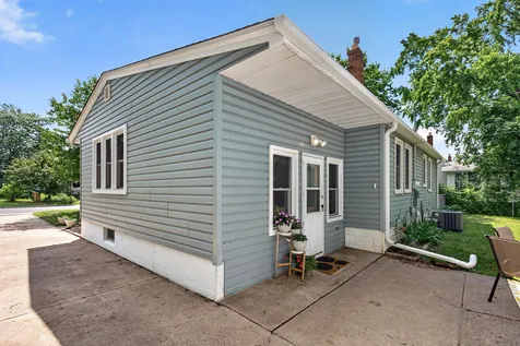 5517 James Avenue N Brooklyn Center MN 55430