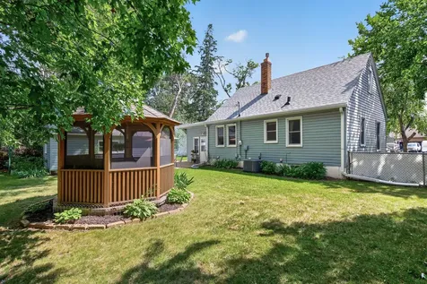 5517 James Avenue N Brooklyn Center MN 55430