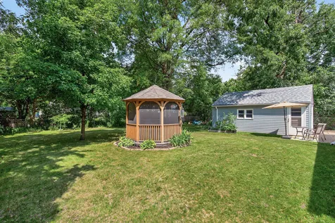 5517 James Avenue N Brooklyn Center MN 55430