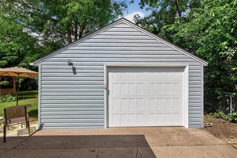 5517 James Avenue N Brooklyn Center MN 55430