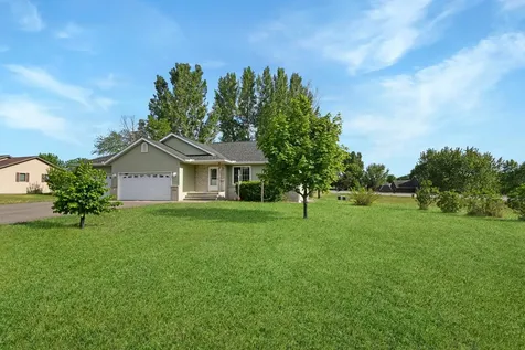 655 6th Street NW Richmond MN 56368