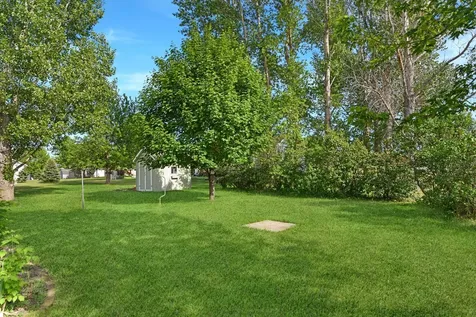 655 6th Street NW Richmond MN 56368