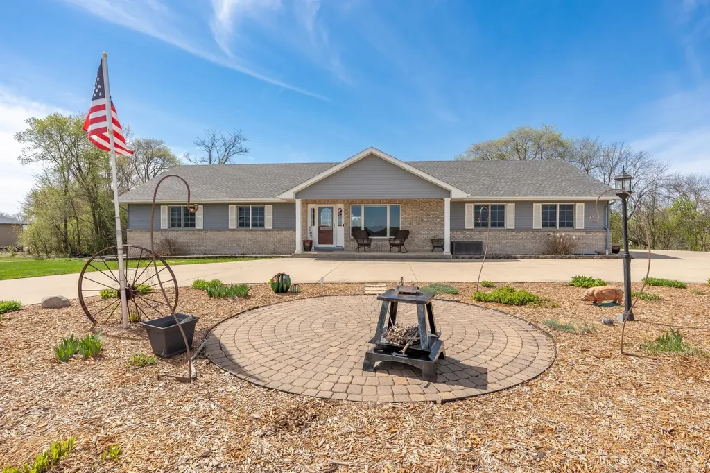 7195 County Road 10 E Chaska MN 55318