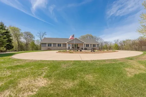 7195 County Road 10 E Chaska MN 55318