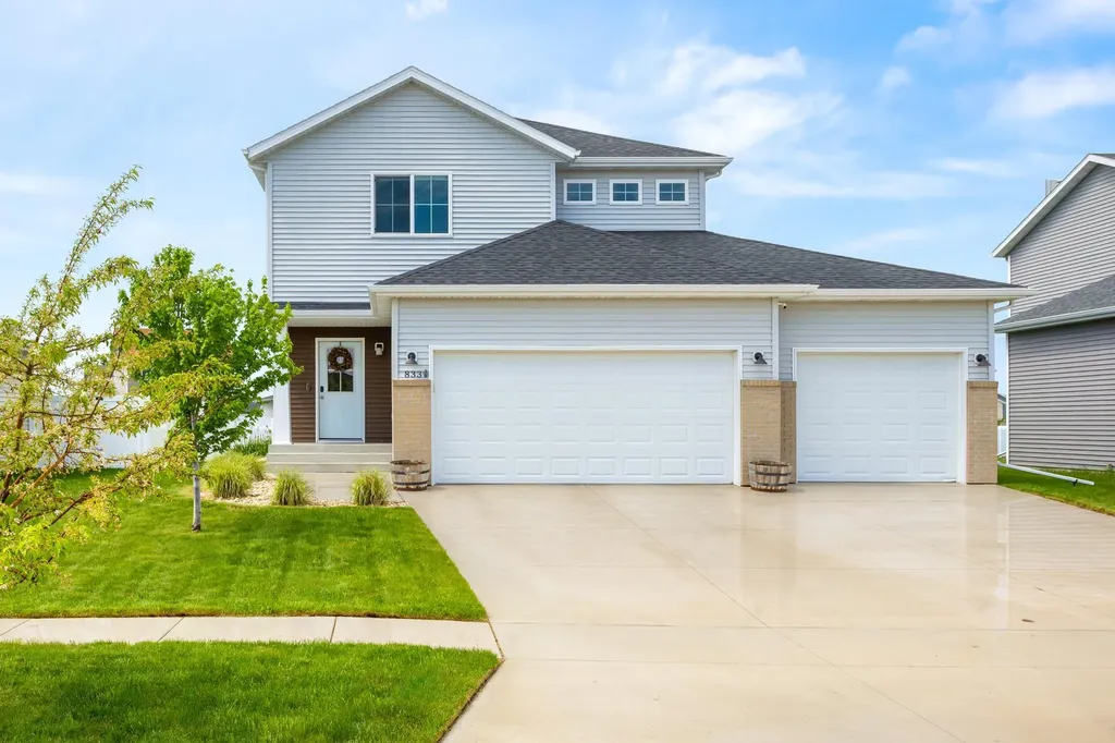 833 Albert Drive W West Fargo ND 58078