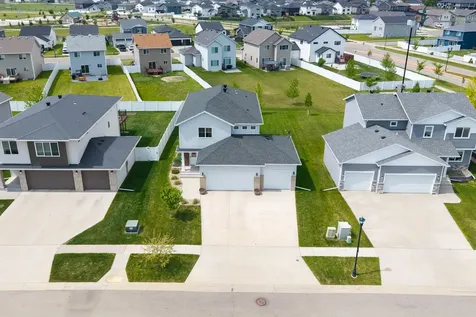 833 Albert Drive W West Fargo ND 58078