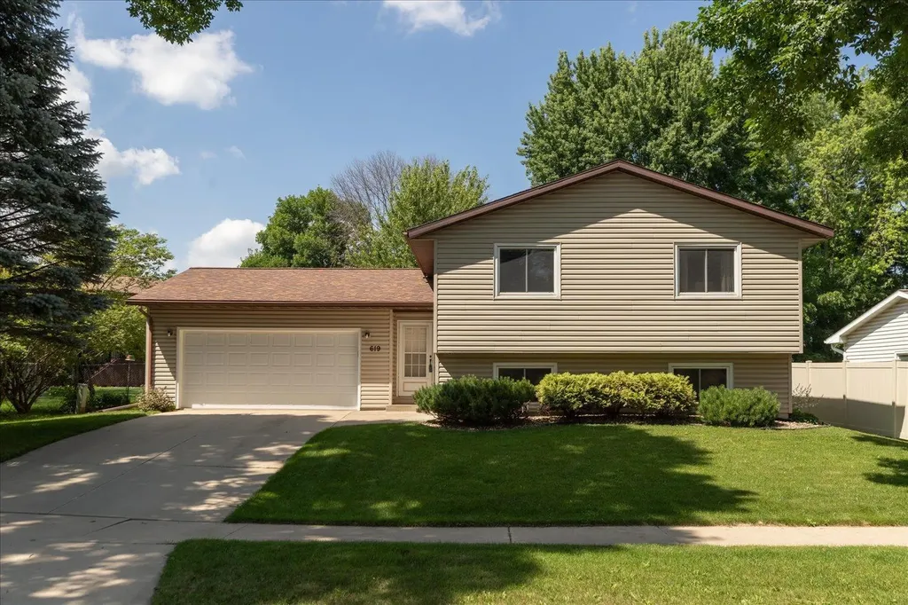 619 Chalet Drive NW Rochester MN 55901