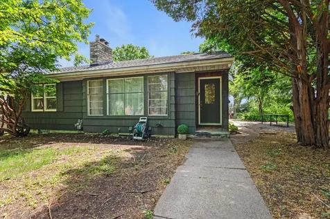 3707 42nd Avenue N Robbinsdale MN 55422