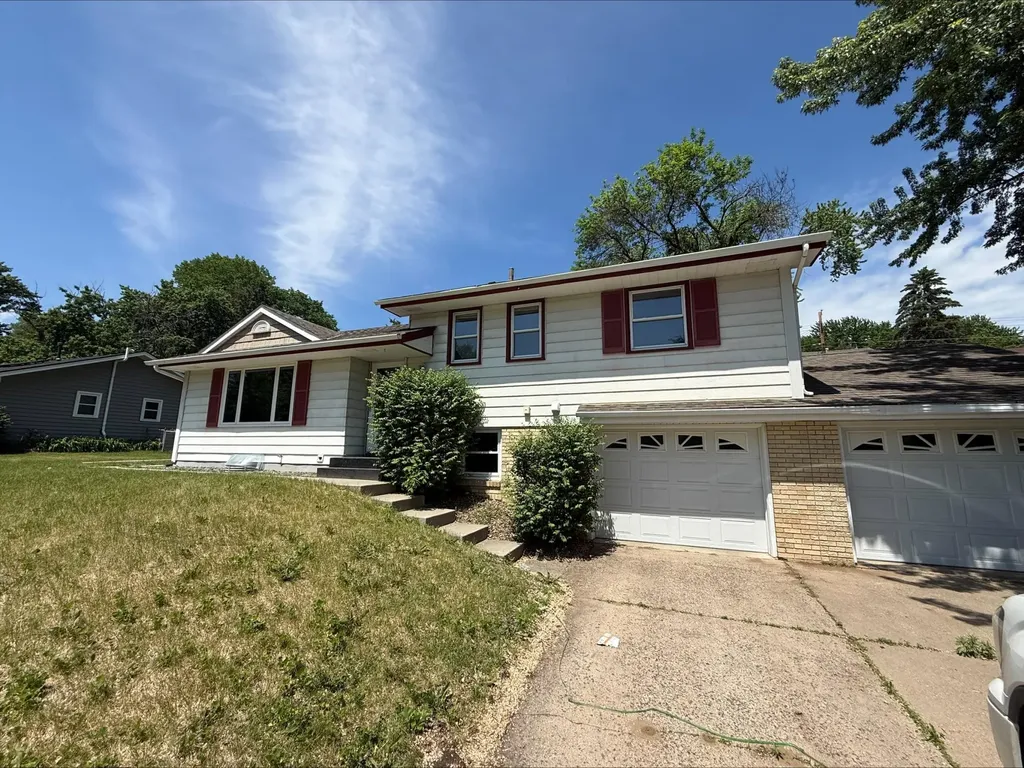 7944 Hillside Trail S Cottage Grove MN 55016