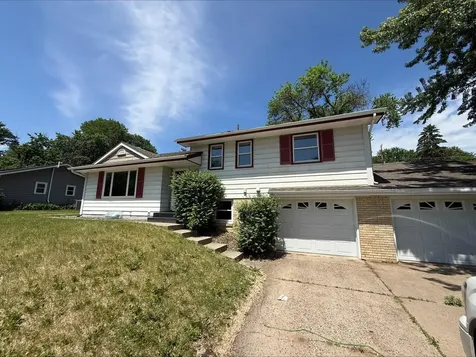 7944 Hillside Trail S Cottage Grove MN 55016