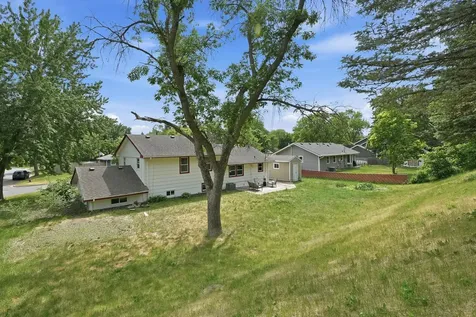 7944 Hillside Trail S Cottage Grove MN 55016