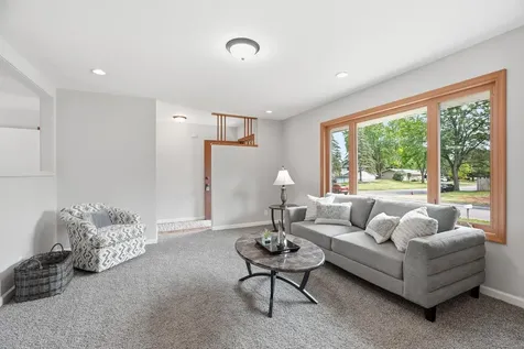 7944 Hillside Trail S Cottage Grove MN 55016