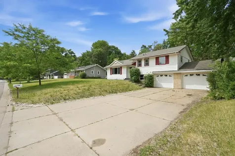 7944 Hillside Trail S Cottage Grove MN 55016