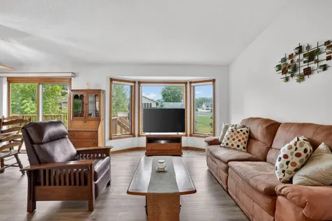 13806 Zarthan Court Savage MN 55378