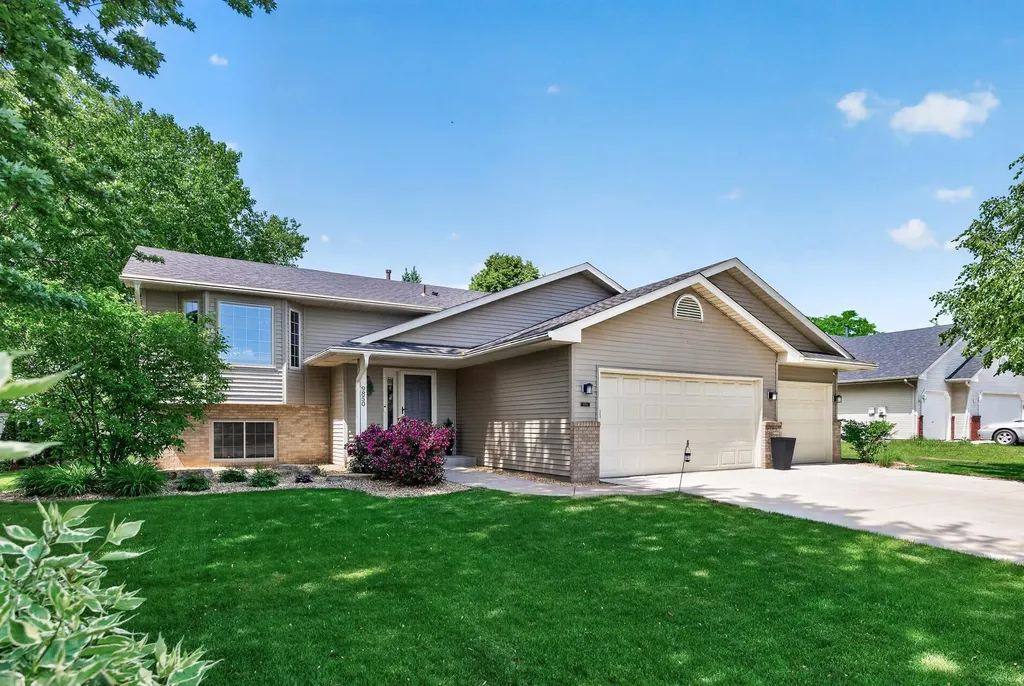 9850 Wynstone Drive Woodbury MN 55125