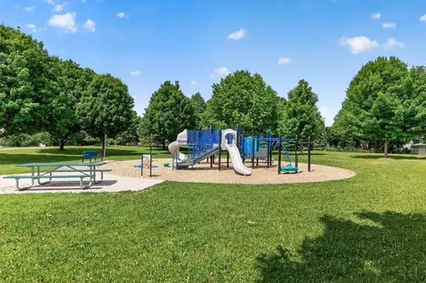 9850 Wynstone Drive Woodbury MN 55125
