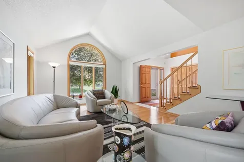 10825 46th Place N Plymouth MN 55442