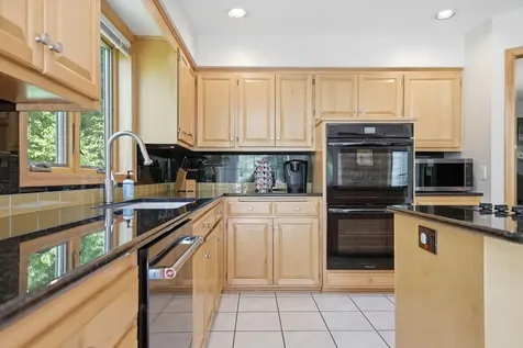 10825 46th Place N Plymouth MN 55442