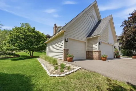 10825 46th Place N Plymouth MN 55442