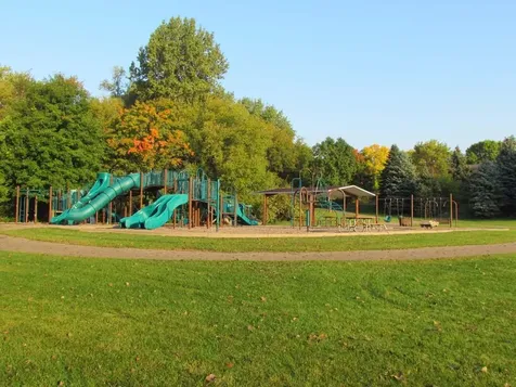 10825 46th Place N Plymouth MN 55442