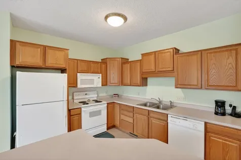 20016 Heritage Drive Lakeville MN 55044