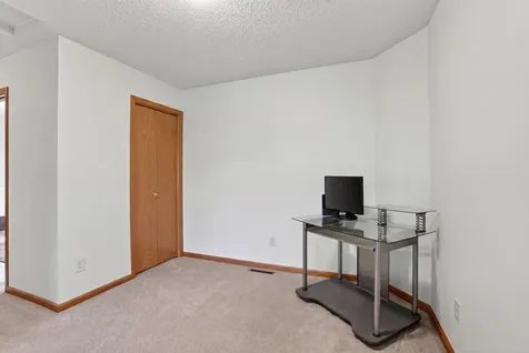 20016 Heritage Drive Lakeville MN 55044