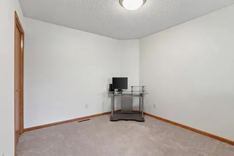 20016 Heritage Drive Lakeville MN 55044