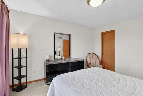 20016 Heritage Drive Lakeville MN 55044