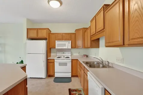 20016 Heritage Drive Lakeville MN 55044