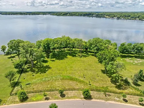 1415 Bracketts Point Road Orono MN 55391