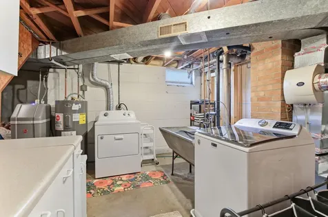 2968 Asbury Street Roseville MN 55113