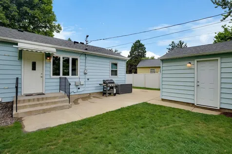 2968 Asbury Street Roseville MN 55113