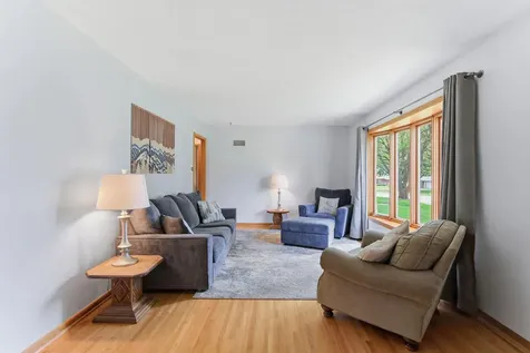 2968 Asbury Street Roseville MN 55113
