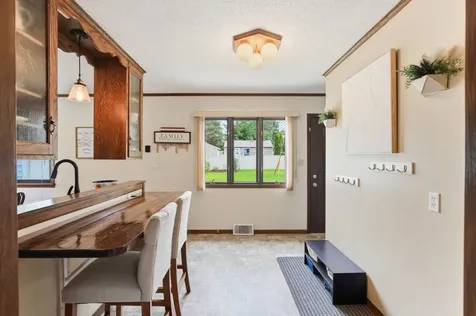 2968 Asbury Street Roseville MN 55113