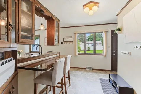 2968 Asbury Street Roseville MN 55113