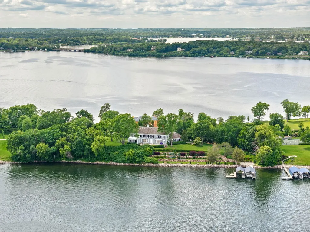 1480 Bracketts Point Road Wayzata MN 55391