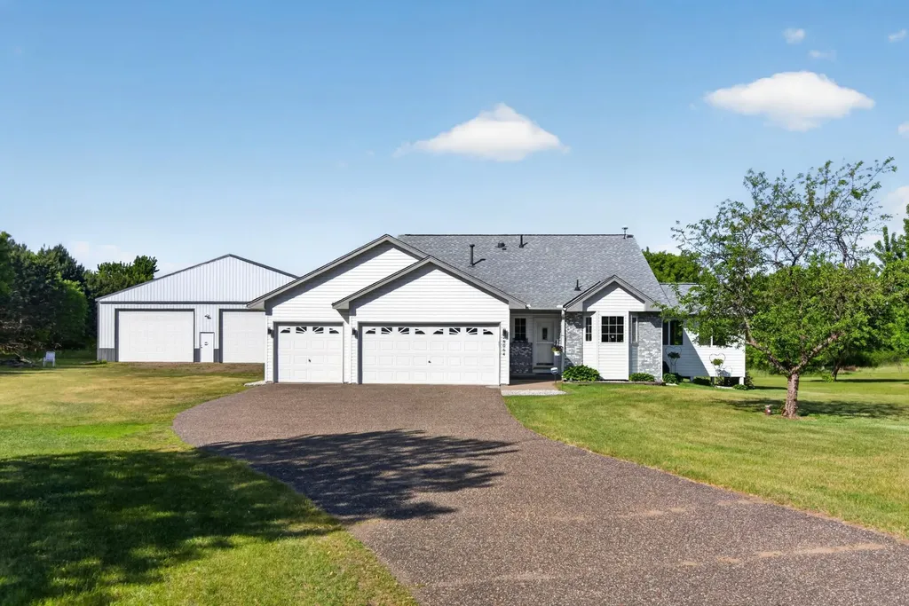 28064 Crane Street Isanti MN 55040