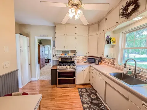1316 W Fairview Avenue Olivia MN 56277