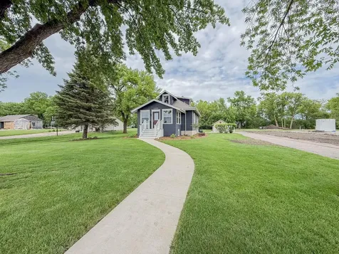 1316 W Fairview Avenue Olivia MN 56277
