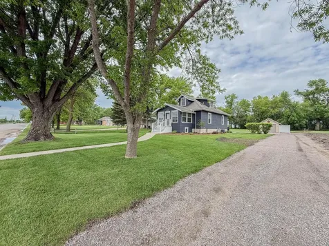1316 W Fairview Avenue Olivia MN 56277